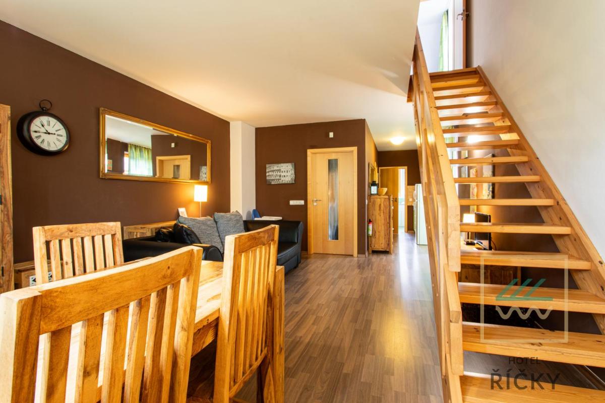 Apartmány pod Zakletým - Hotel Říčky - Housity