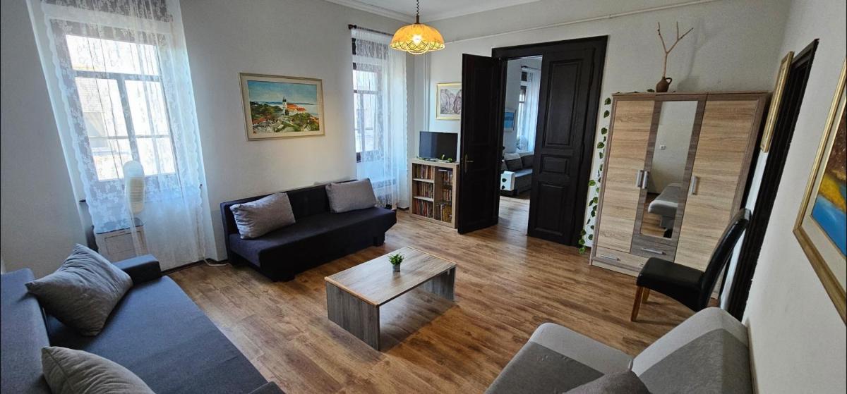 Artist Apartment - Housity