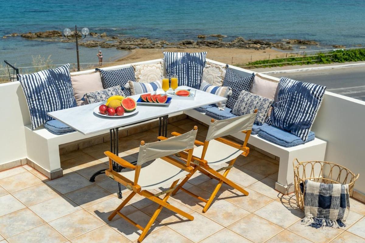 Beach House Kalamaki steps away from the beach - Housity