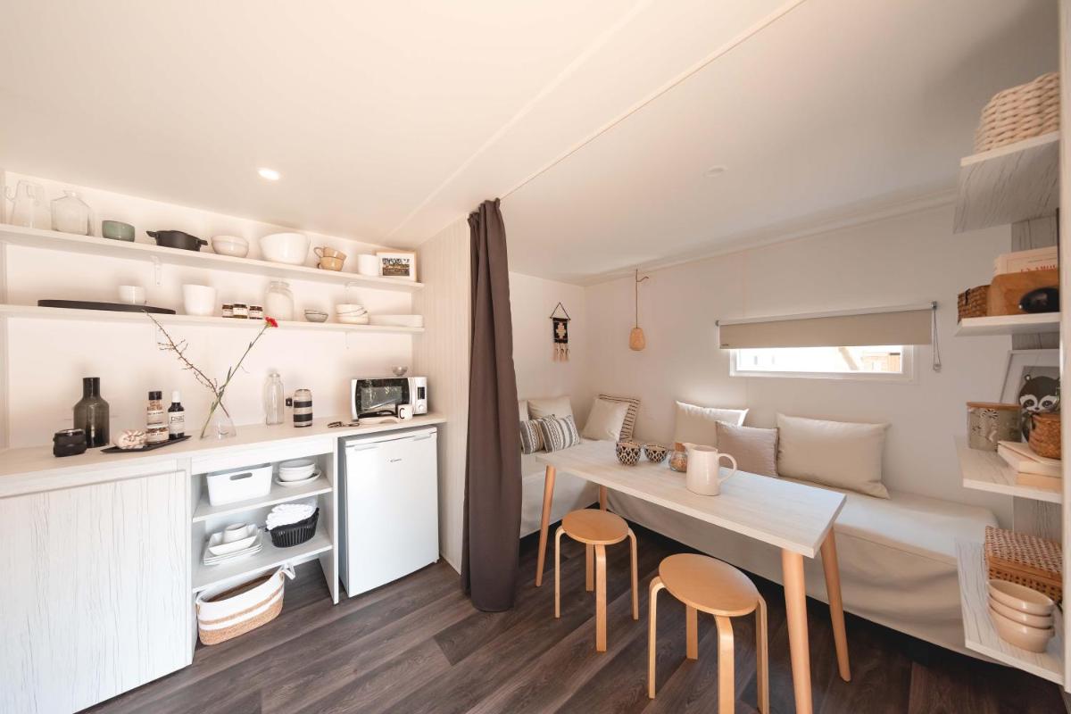 Le Moulin D'onclaire Camping et chambres d'hôtes - Housity