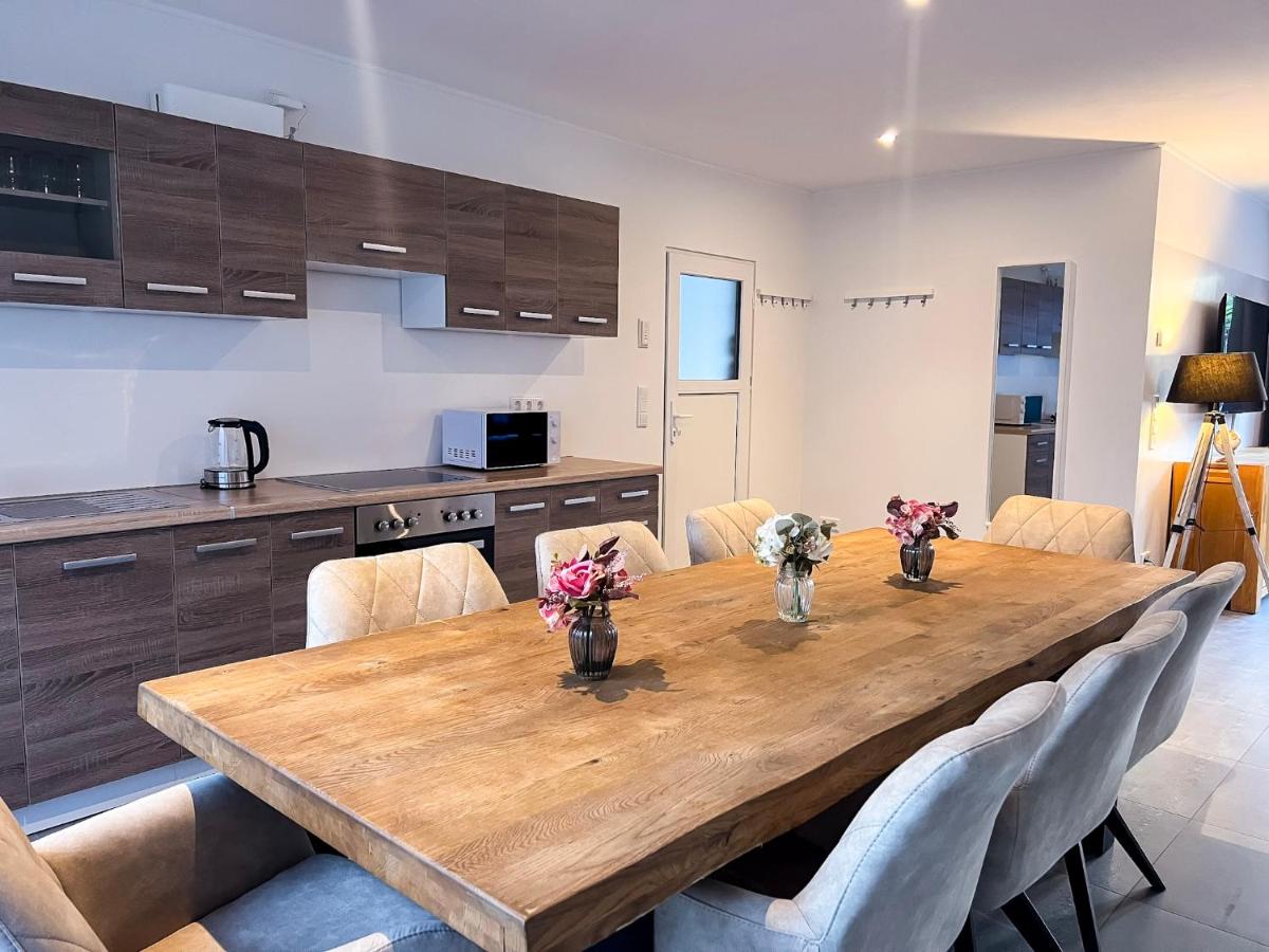 T&K Apartments - Jüchen - Komfortables 4 Zimmer Haus - Housity