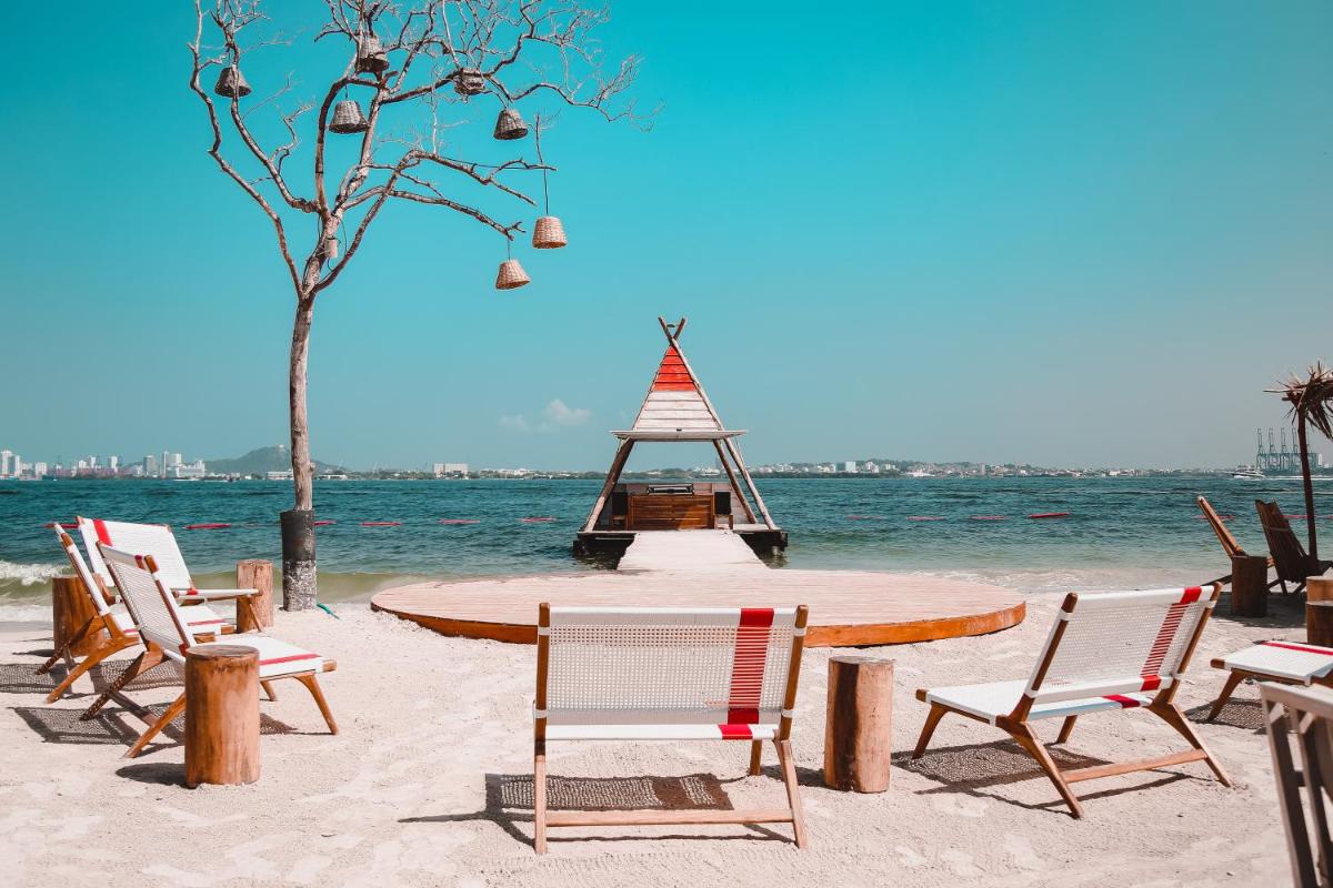Fenix Beach Cartagena - Housity
