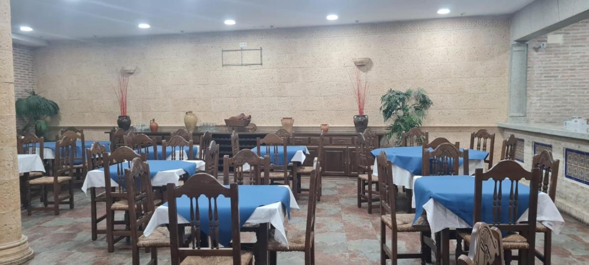 Hostal La RoDa - Housity