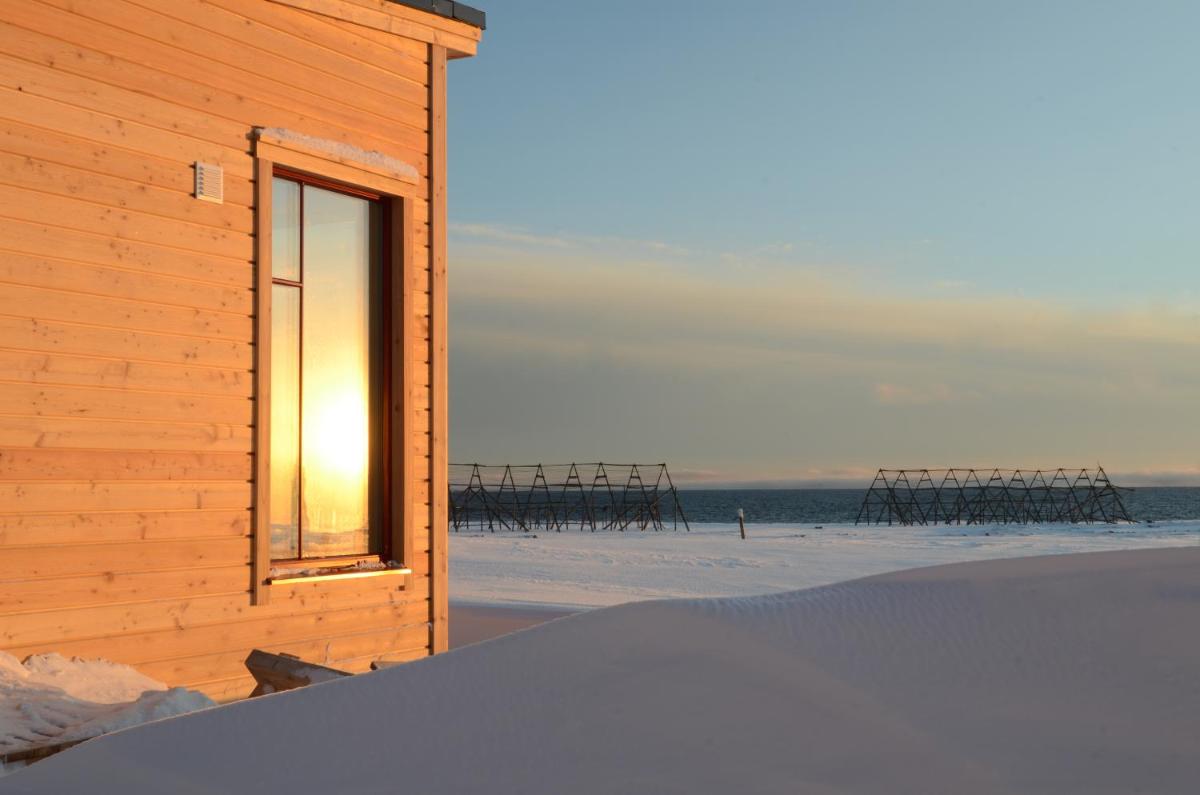 Ekker Island Arctic Lodge - Housity