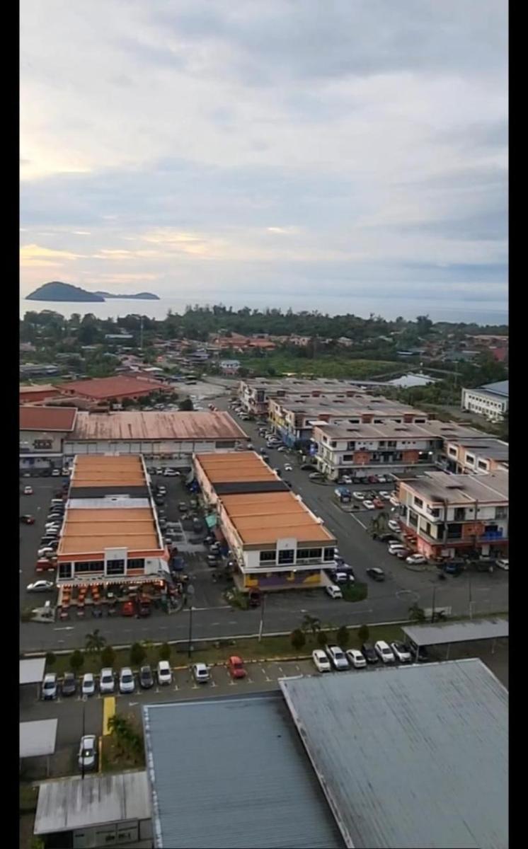 RHR Deluxe GuestHouse Kinarut Papar Sabah - Island View - Housity