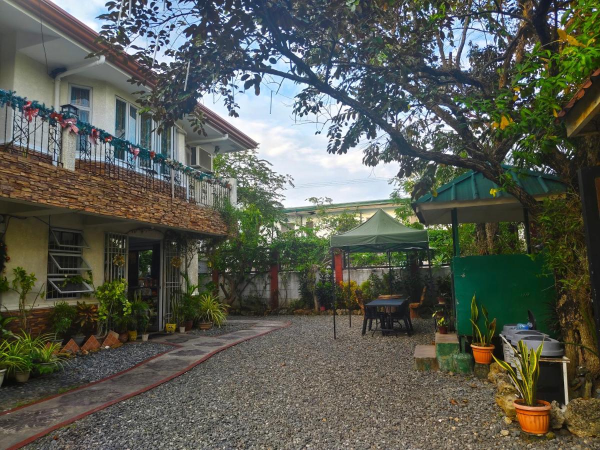 Monte Rio Gardens Bed & Breakfast - Housity
