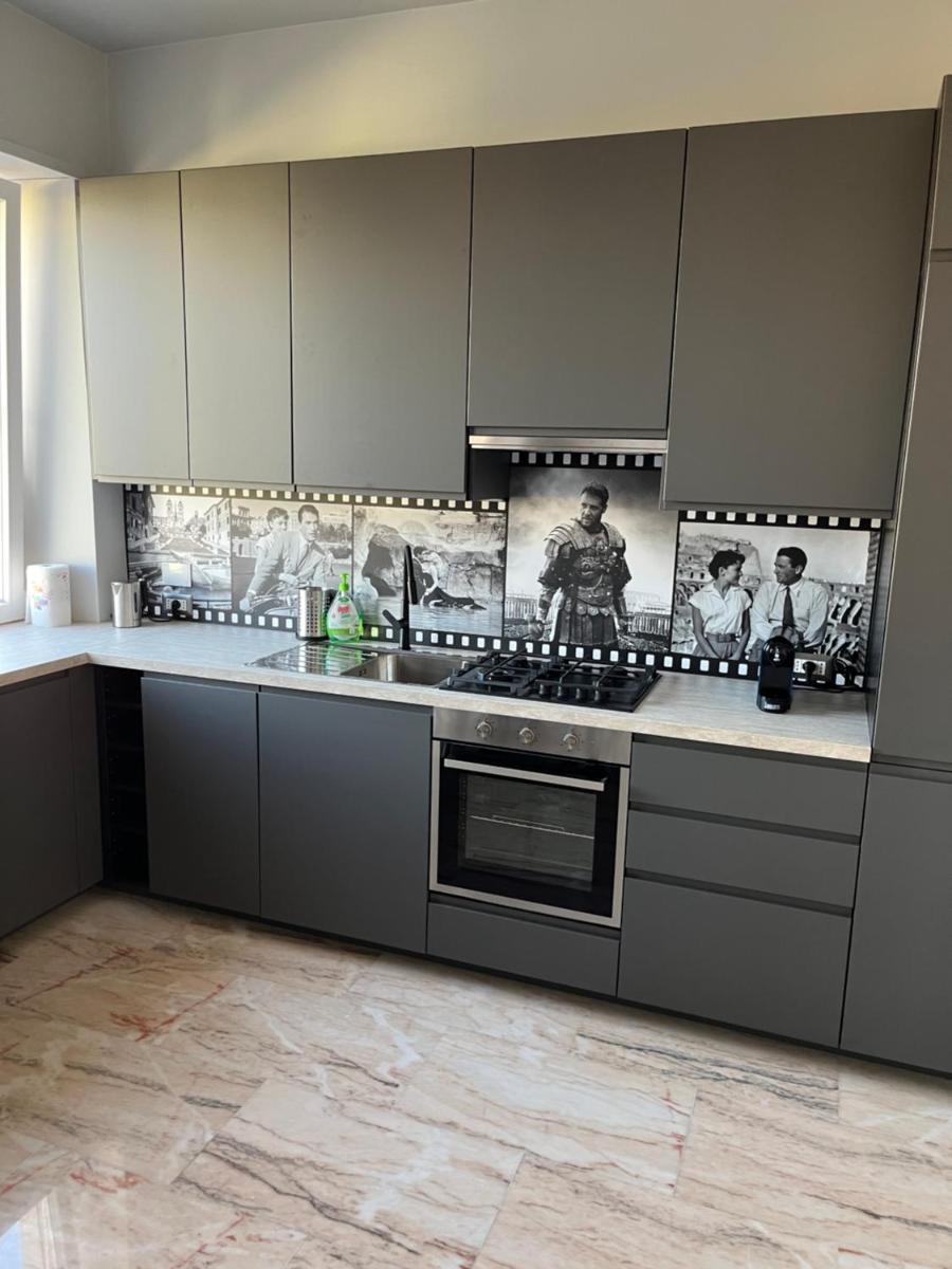 Appartamento Nero Nettuno - Housity