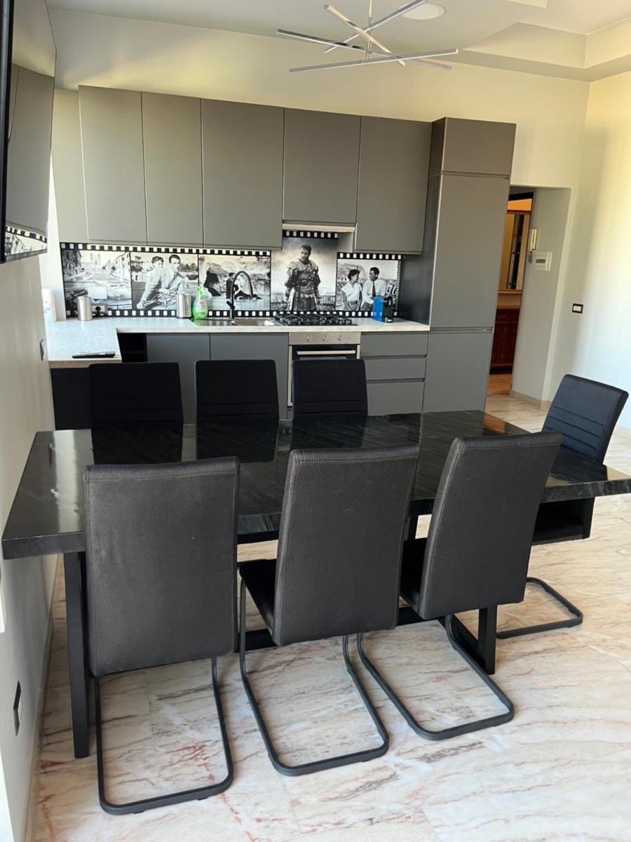 Appartamento Nero Nettuno - Housity