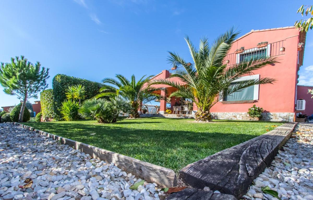 Casa La Perla in Golf of Peralada - Housity