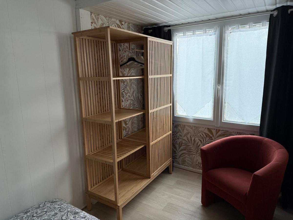Chalet Charmant Monika avec Piscine - Housity
