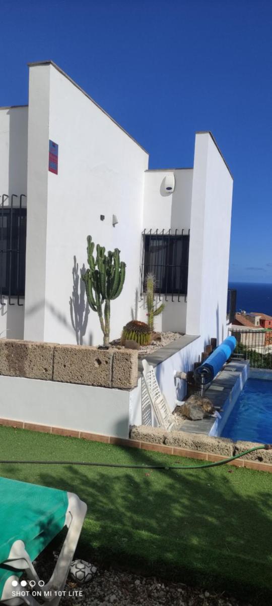 LUXURY VILLA Ocean Views - Housity