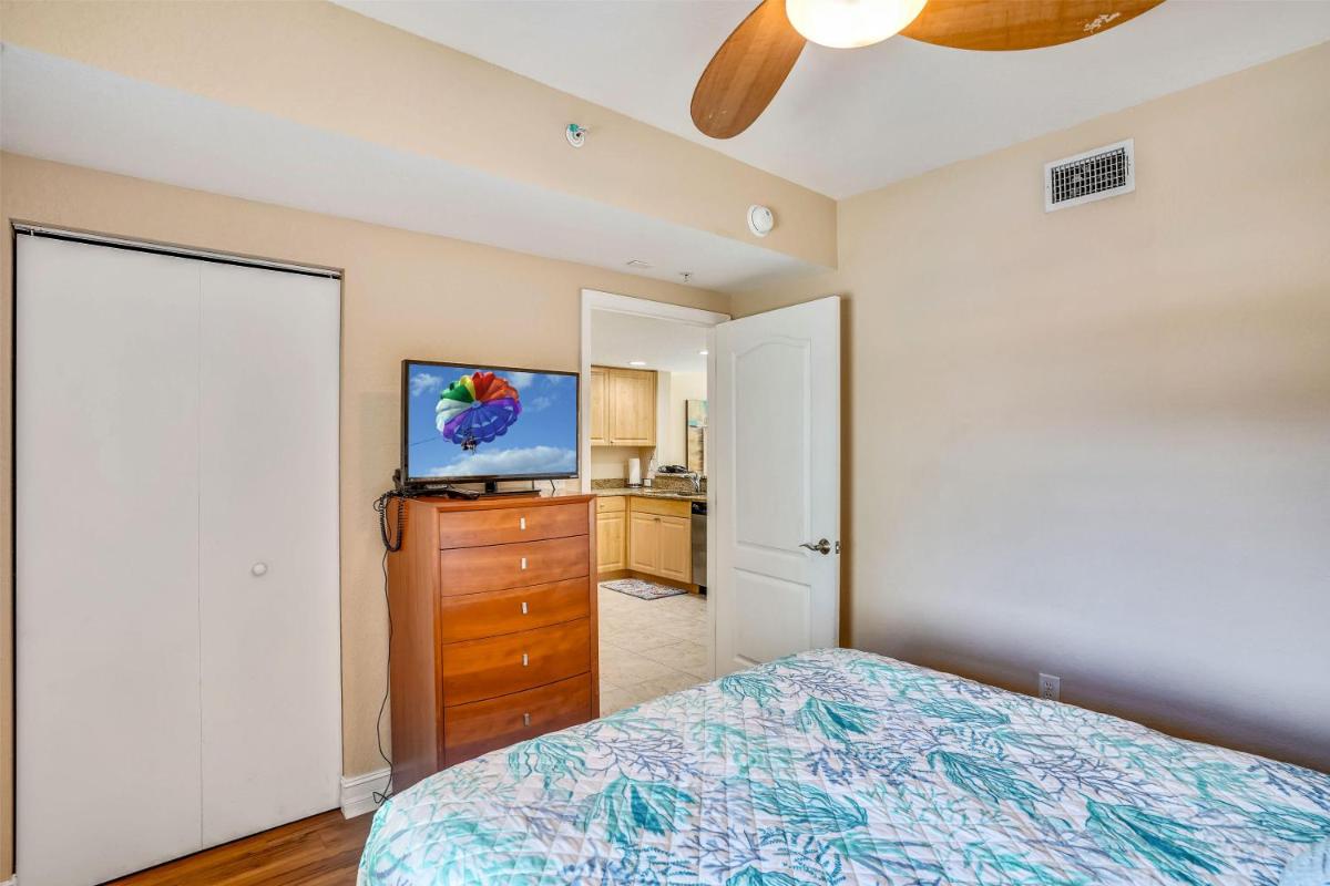 Crystal Palms 201 - Housity