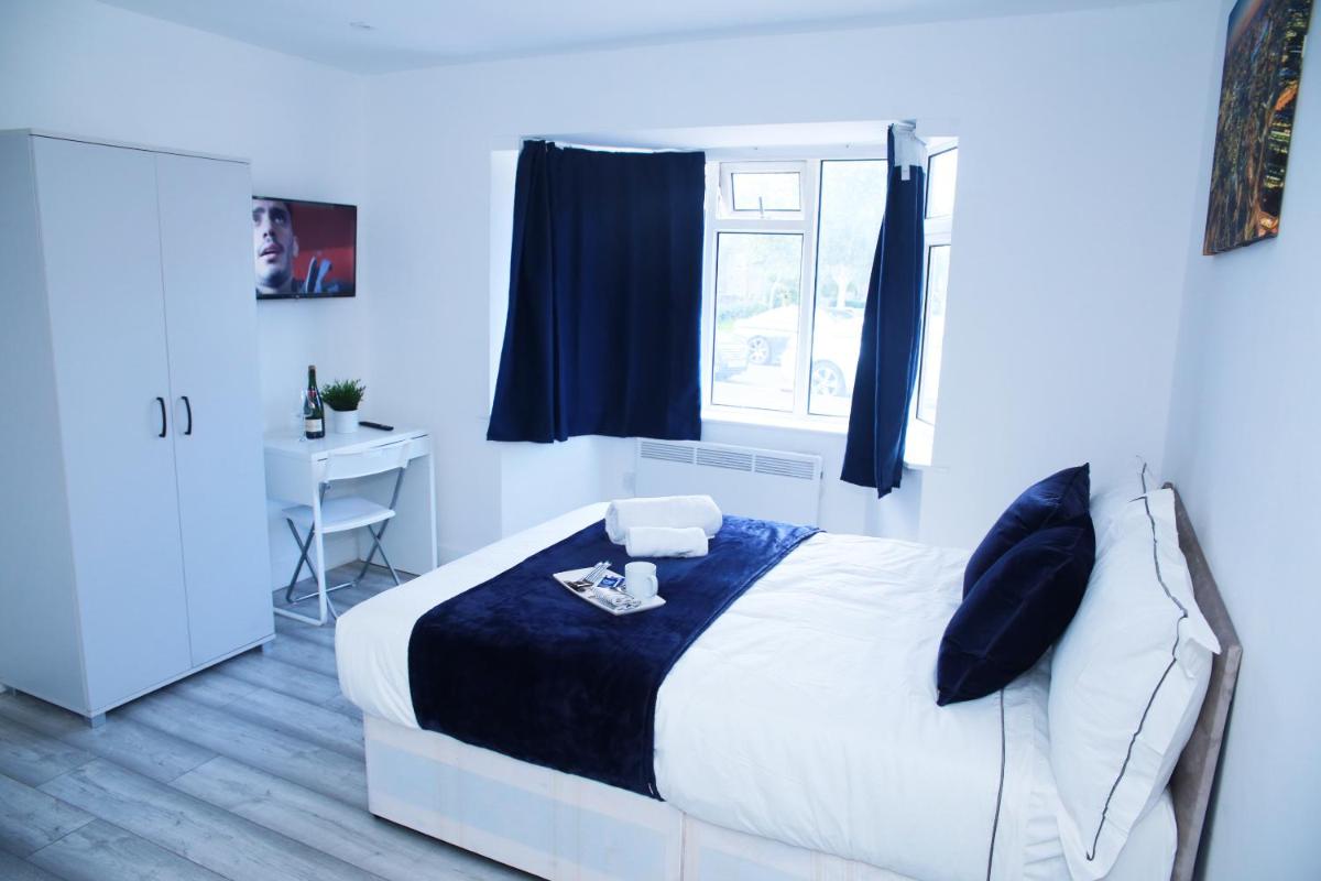 Lovely Apartment with free parking on premises. - Housity
