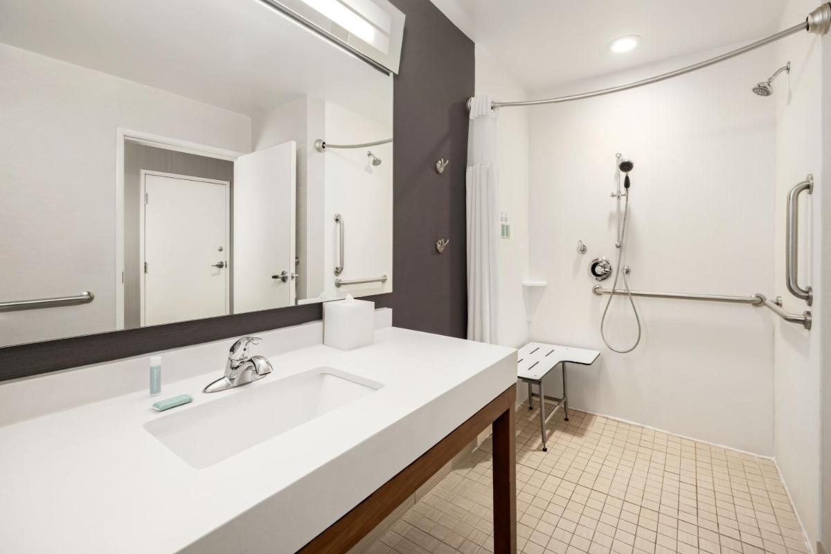 Courtyard by Marriott Columbus Phenix City - Housity