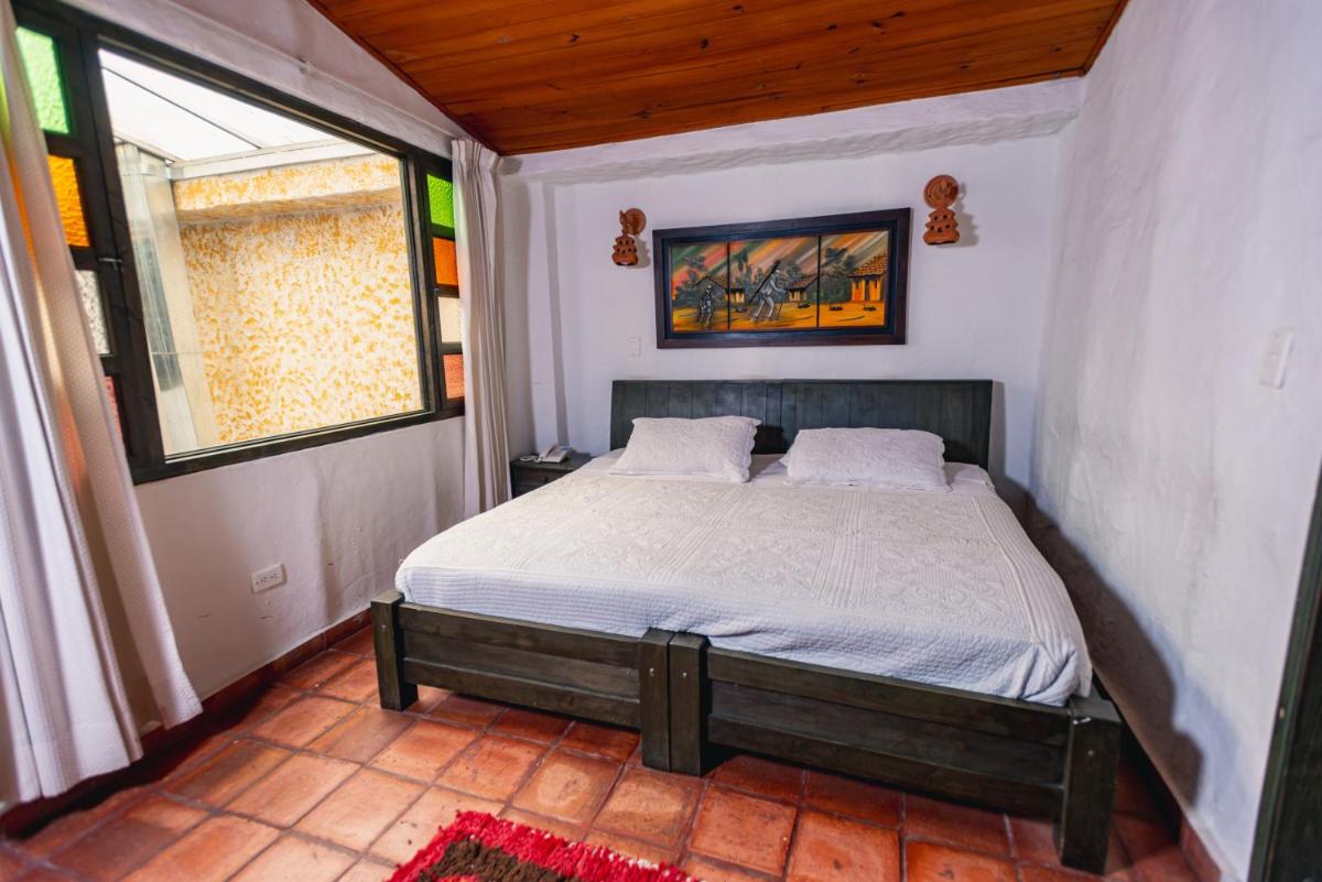HOTEL COMPOSTELLA - Housity