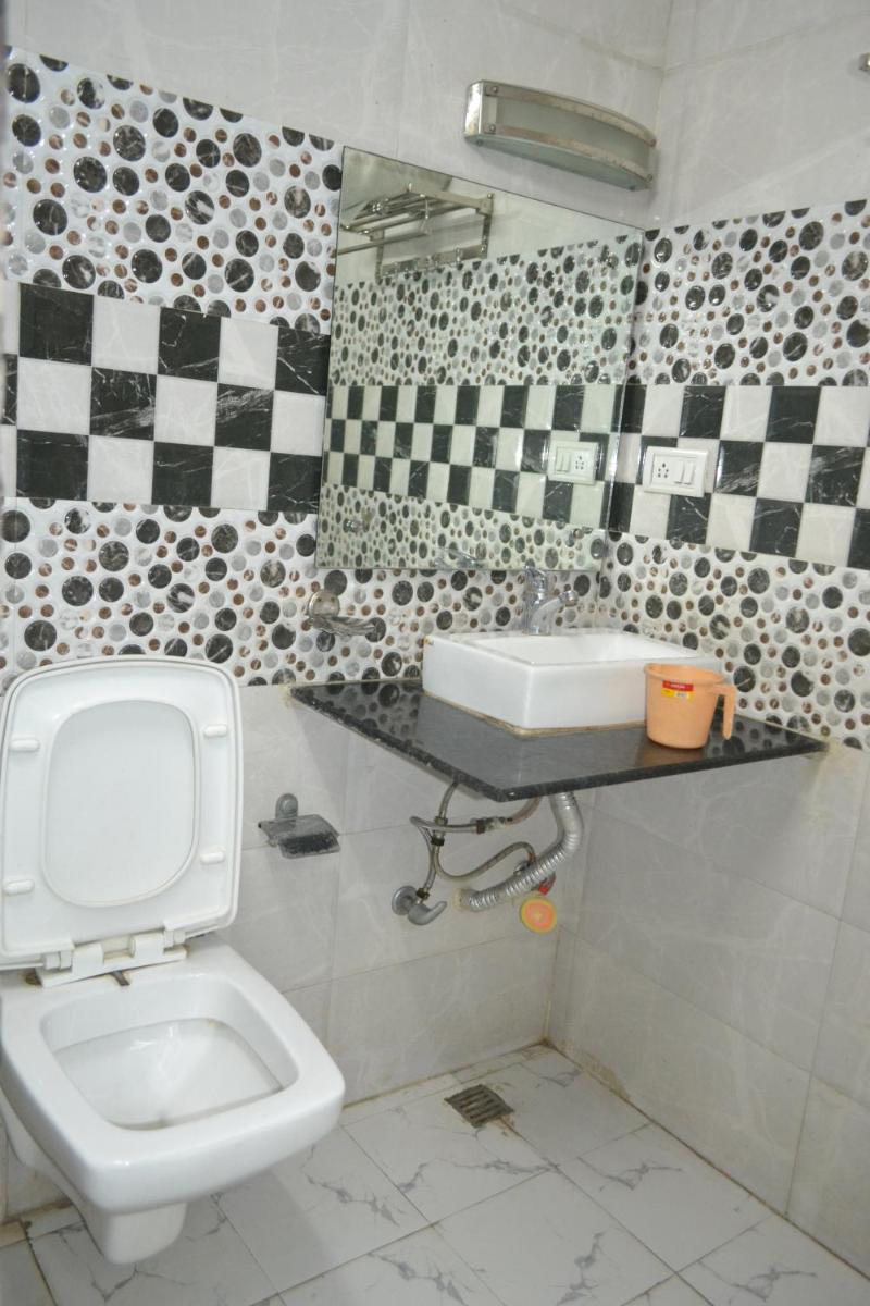 Suitetrails - Hotel Apple Villa by Sushant Travels