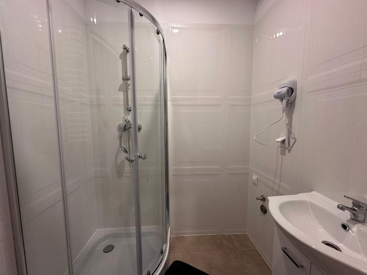 COLOR Hostel - Housity