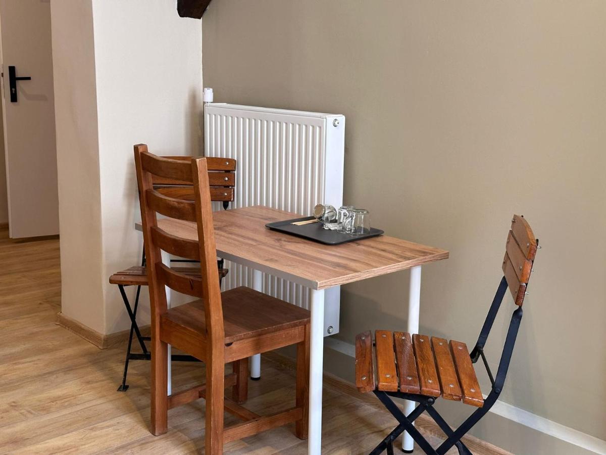COLOR Hostel - Housity