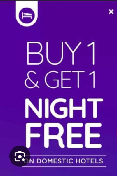 Blossoms Room Hotel Holidays inn Plaza- Free One Meal - Housity