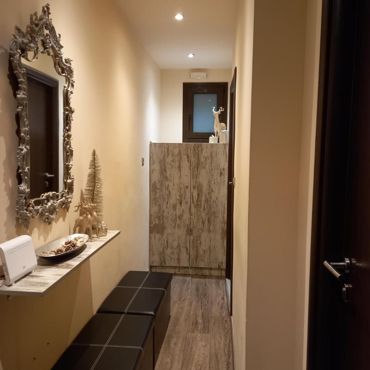 Lux Studio 1 - Housity