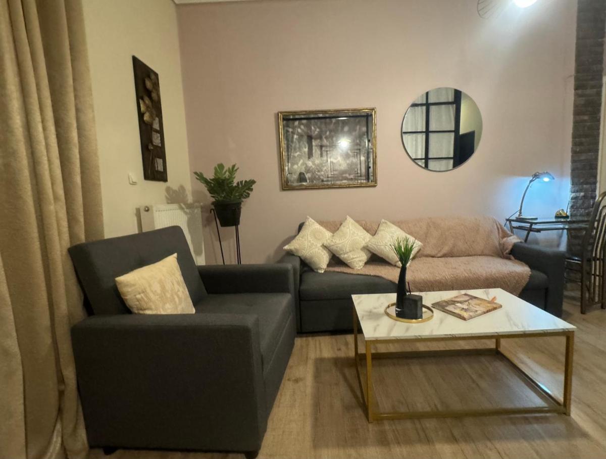 Luxury seafront house nearby Delphi - Housity