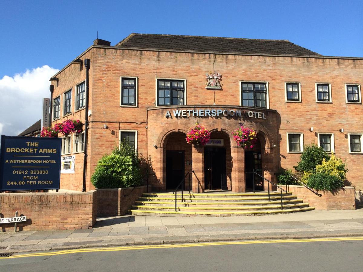 The Brocket Arms Wetherspoon - Housity
