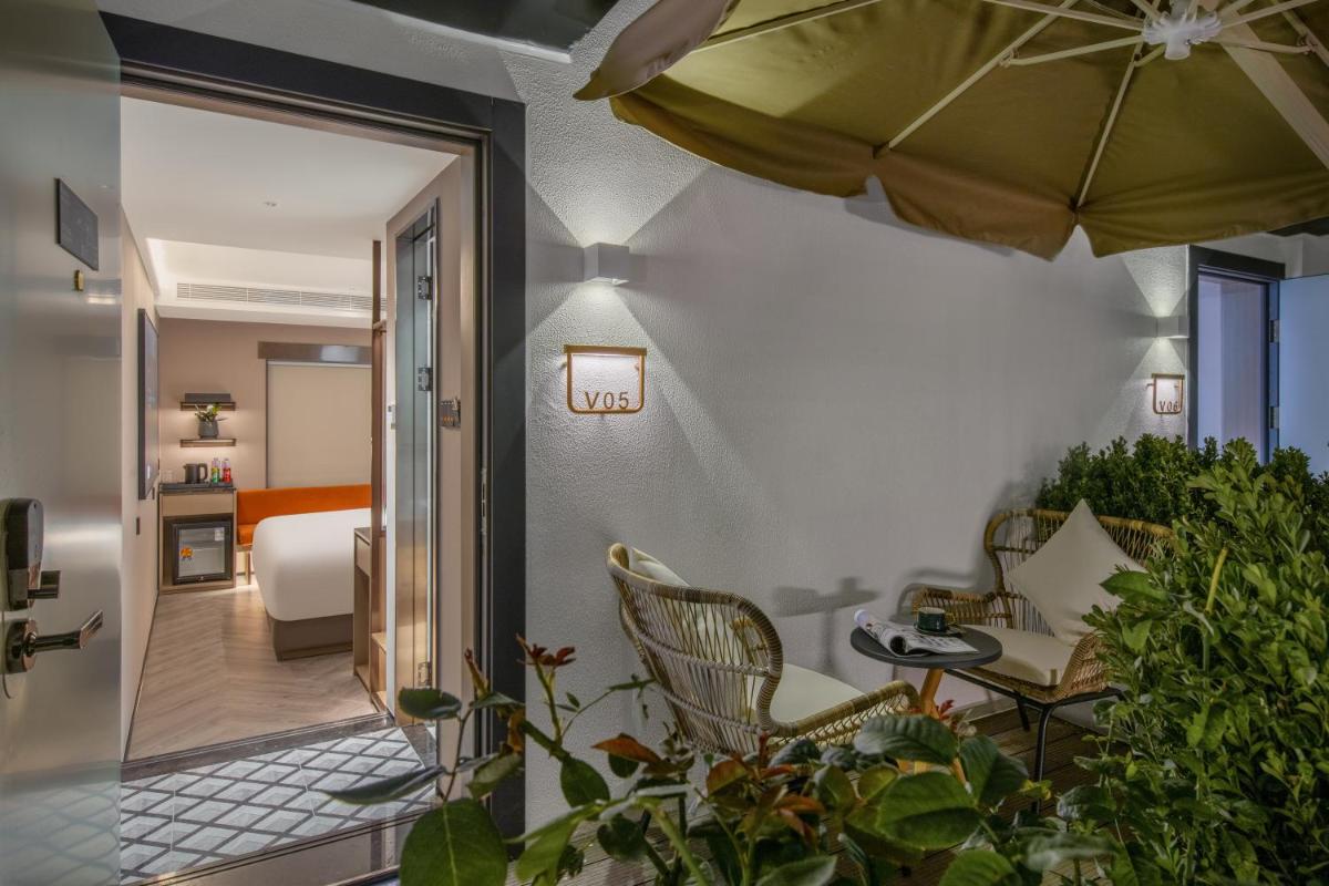 Enjoy Hotel - Provide free late night supplies,free fruit,water and free breakfast coffee,Near Beijing Embassies,Agricultural Exhibition Hall,Sanlitun,Metro line 10 Tuanjiehu,CBD,CCTV,China Zun, - Hizvo