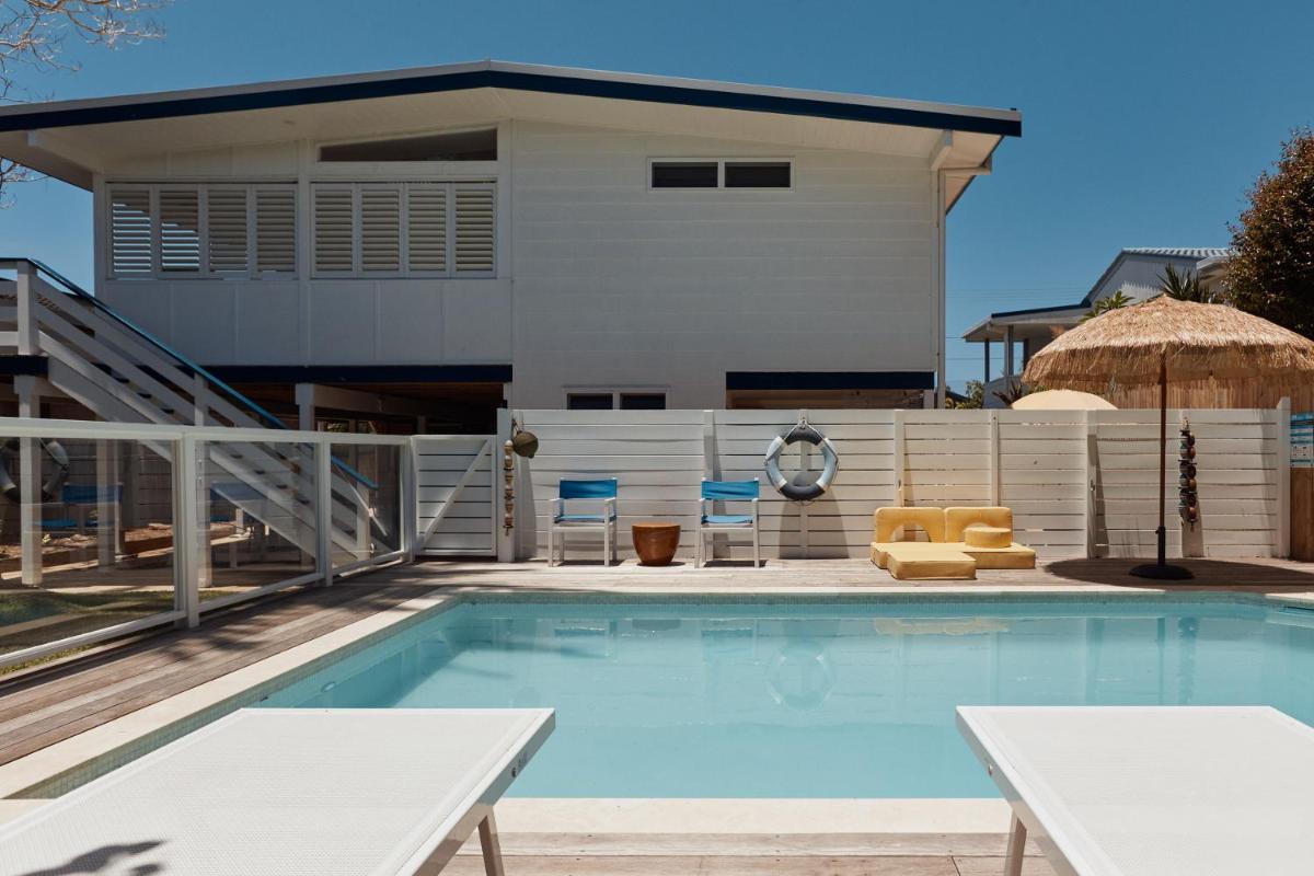 BAY PROPERTIES . The Sailors Bungalow - Housity