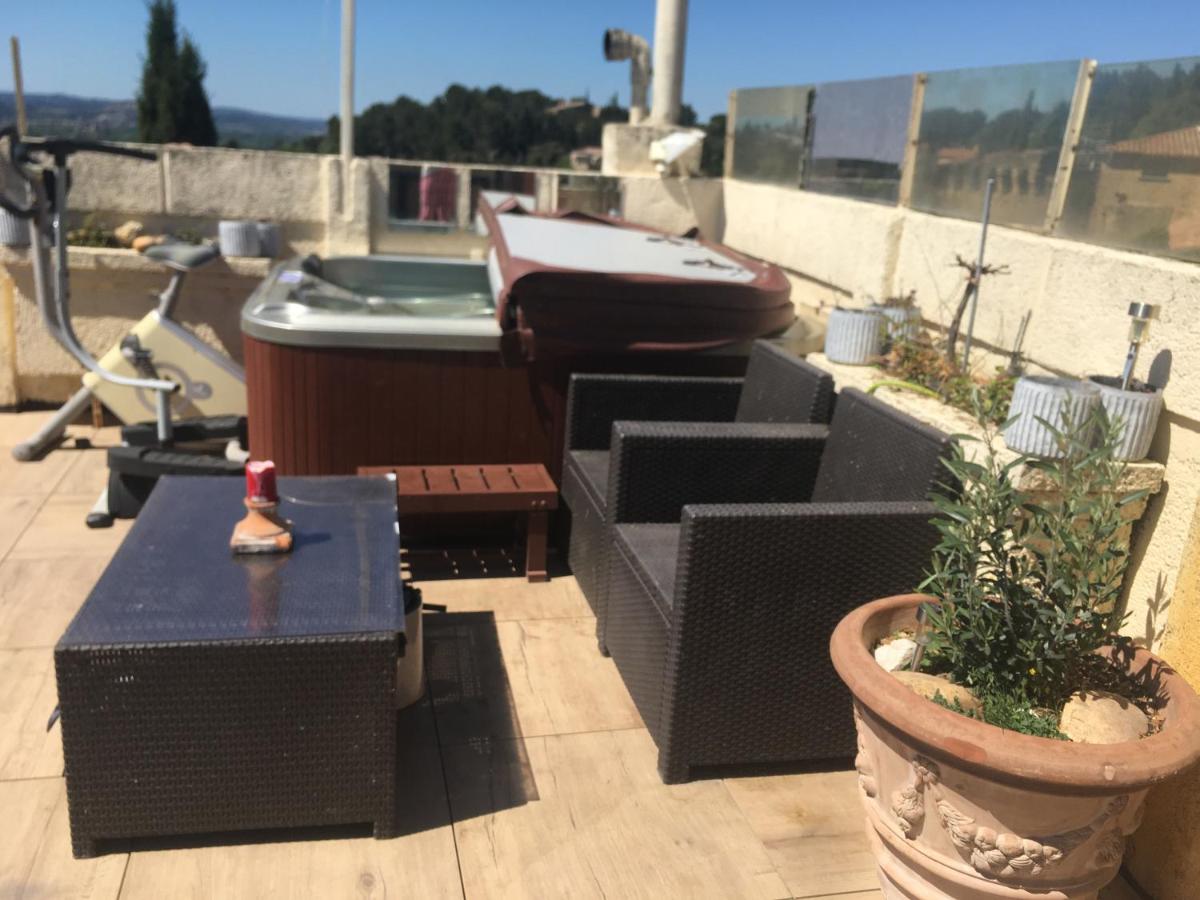Chateauneuf du Pape - Chez Marie-suite loft parentale - Idéale pour 2 adultes - 2 enfants - vue panoramique - terrasse - Jacuzzi en option - Housity