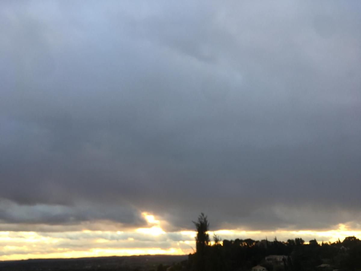 Chateauneuf du Pape - Chez Marie-suite loft parentale - Idéale pour 2 adultes - 2 enfants - vue panoramique - terrasse - Jacuzzi en option - Housity