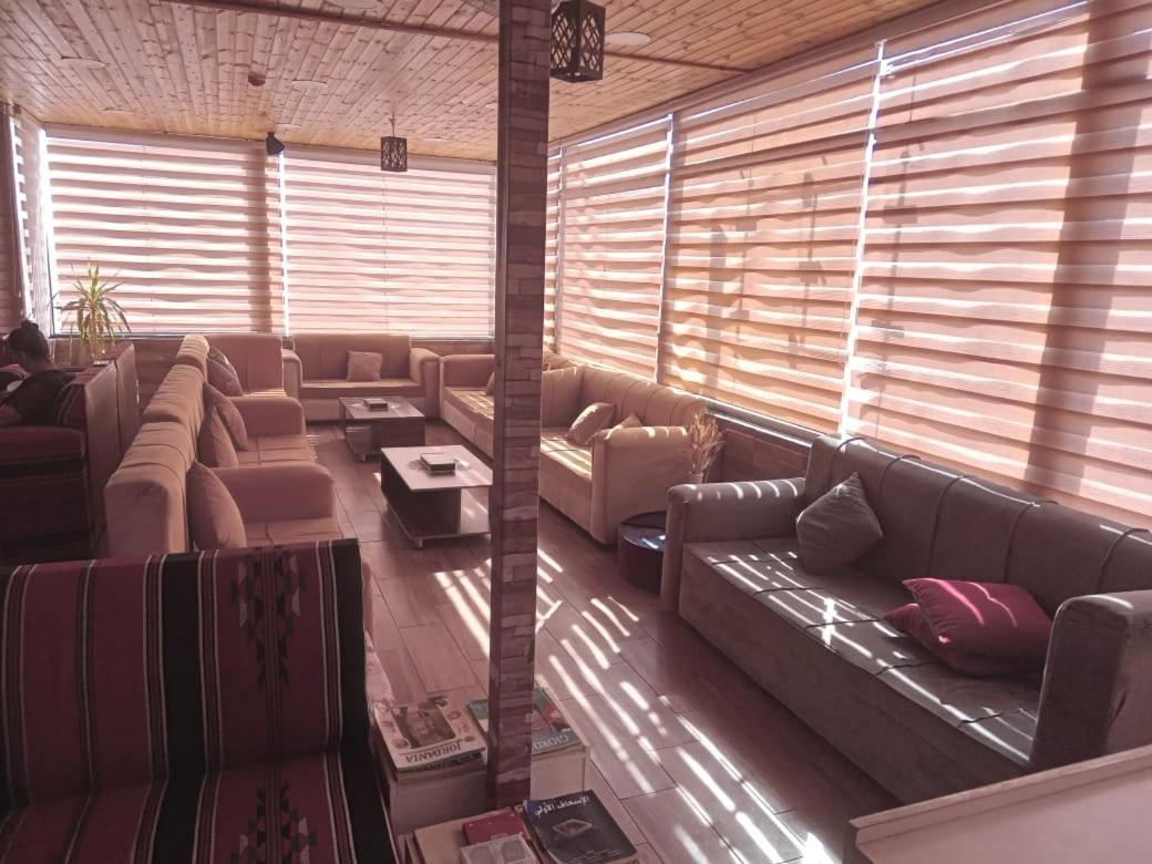 Petra voyager Hostel - Hizvo