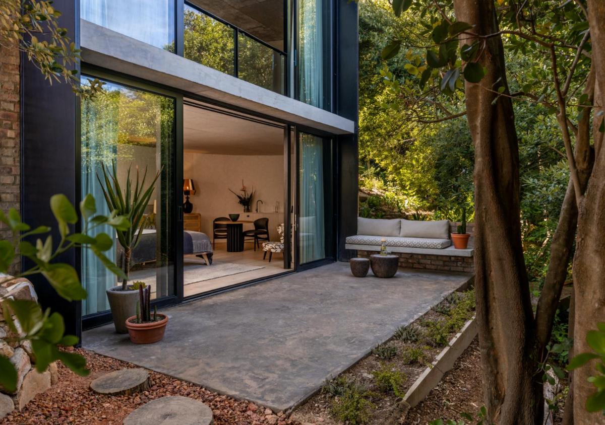 Future Found Sanctuary in Hout Bay by NEWMARK - Hizvo