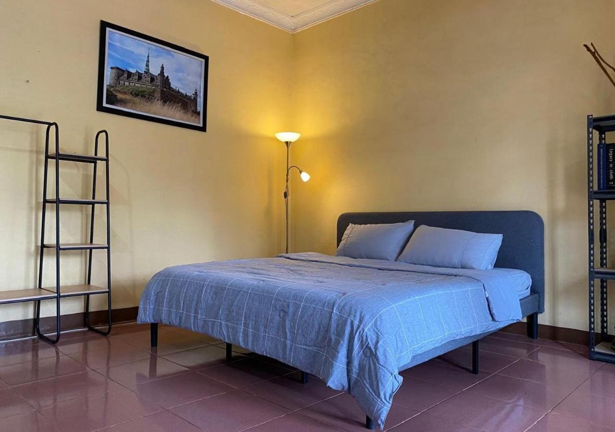 Berastagi Nanini Guest House - Housity
