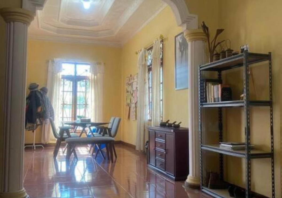 Berastagi Nanini Guest House - Housity
