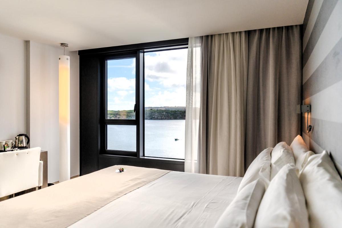 Cama o camas de una habitación en Barceló Hamilton Menorca - Adults Only