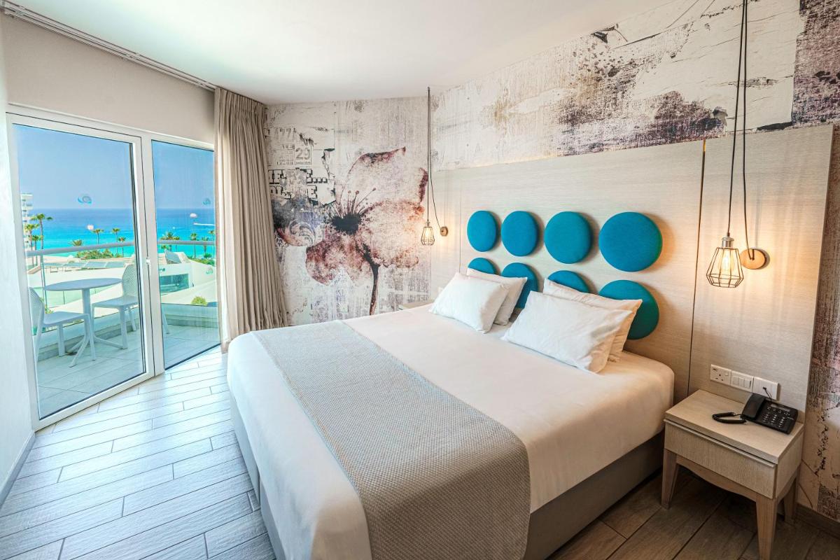 Vangelis Hotel & Suites - Housity