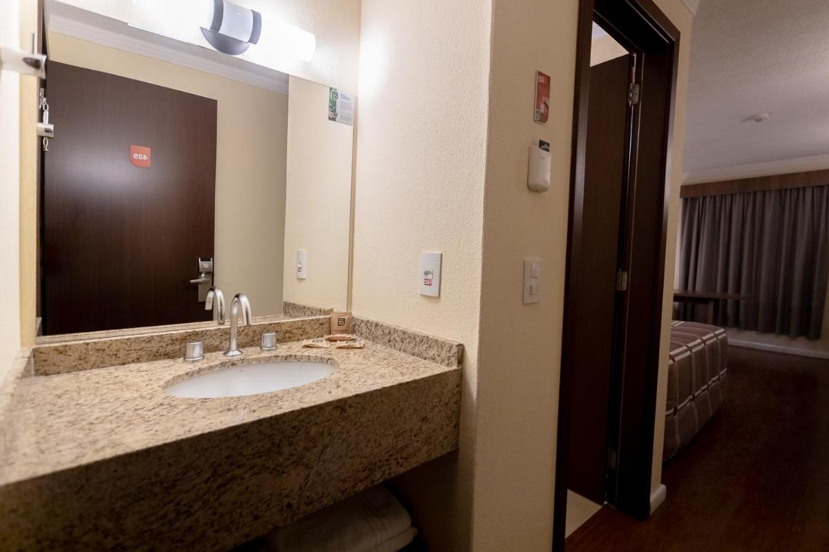Hotel 10 Ponta Grossa - Housity