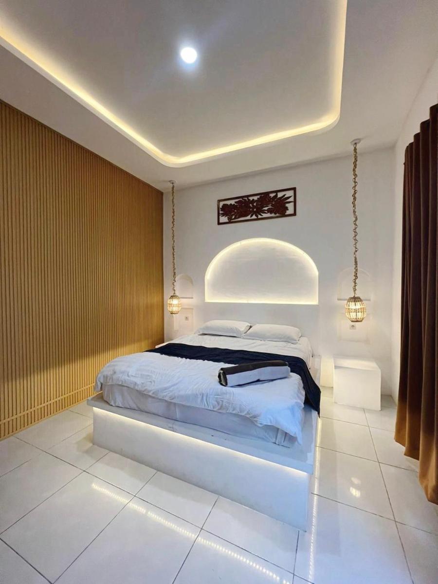 Double D Guesthouse and Villa - Housity