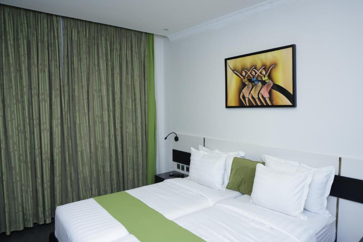 Rose Hotel - Housity