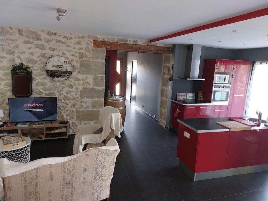 La Tour de Jeanne, à 10 minutes de Saint-Emilion - Housity