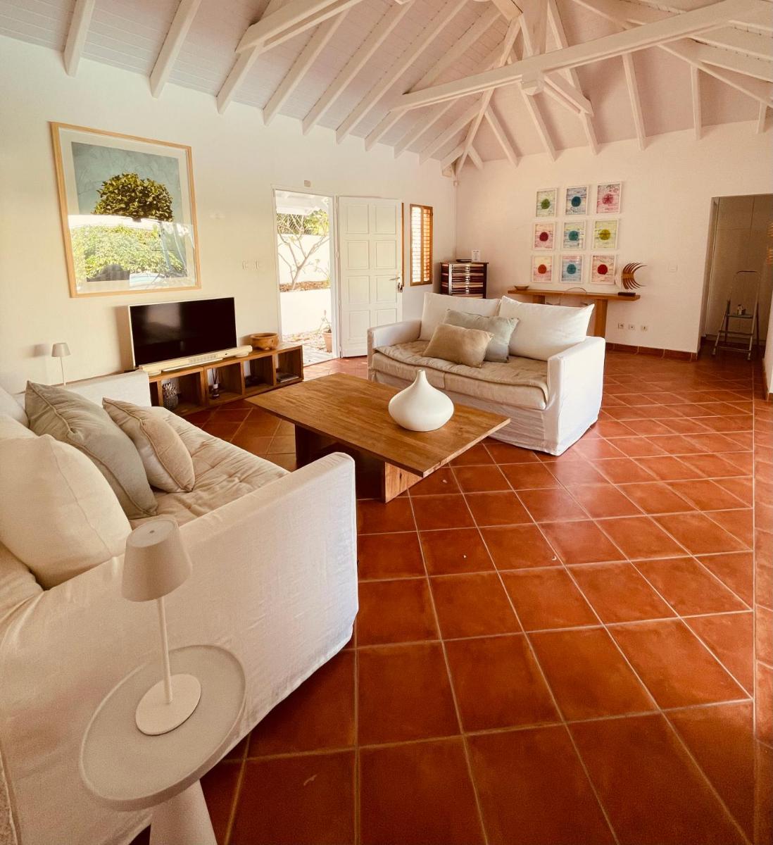 Villa Laucaly Orient Bay - Housity