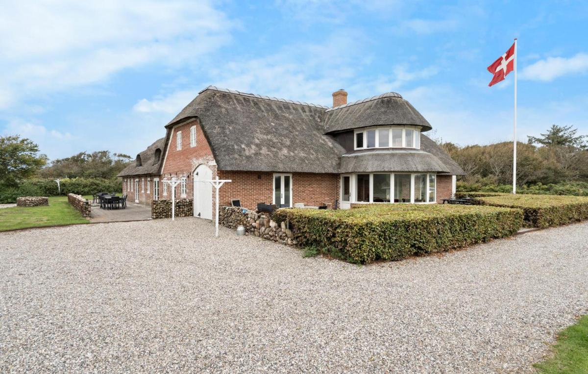 Twelve-Bedroom Accommodation In Ulfborg - Housity