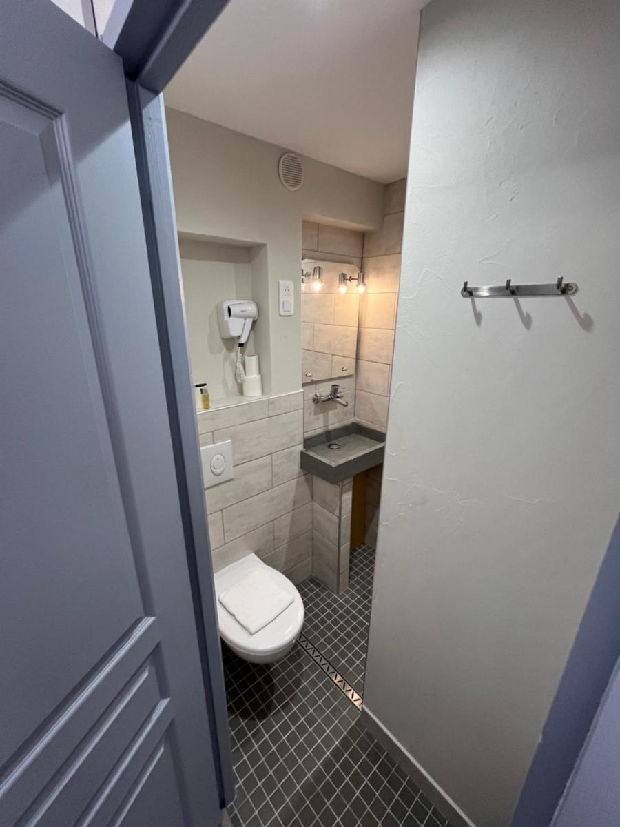 Nouvel Hotel - Housity