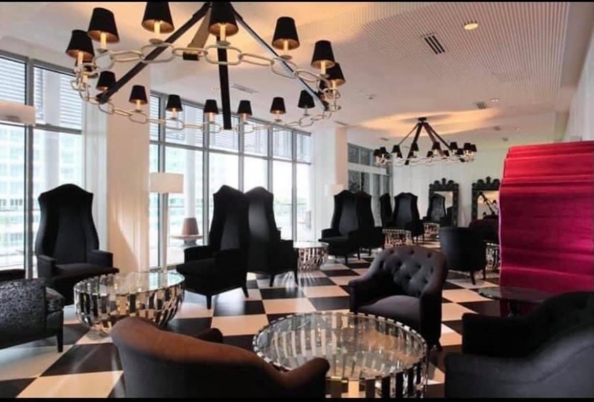 Azure Condo - Housity