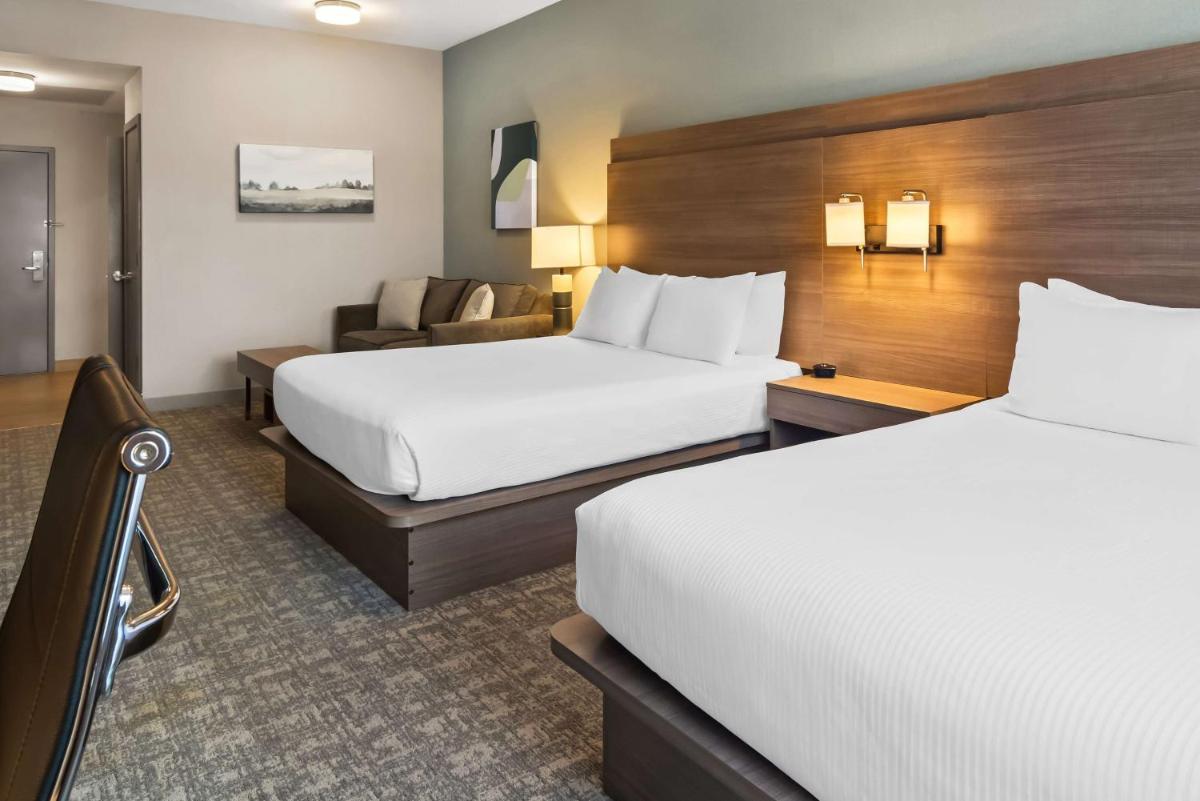 Best Western Plus Pitt Meadows Inn & Suites - Housity