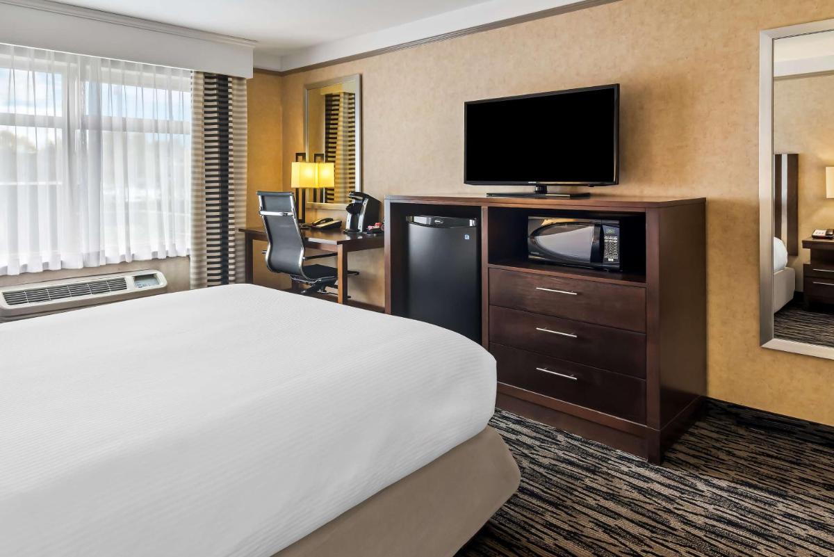 Best Western Plus Pitt Meadows Inn & Suites - Housity