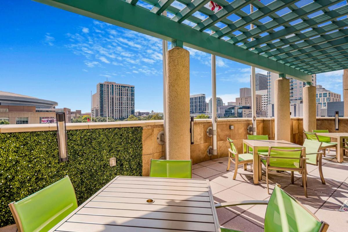 Embassy Suites Houston - Downtown - Housity