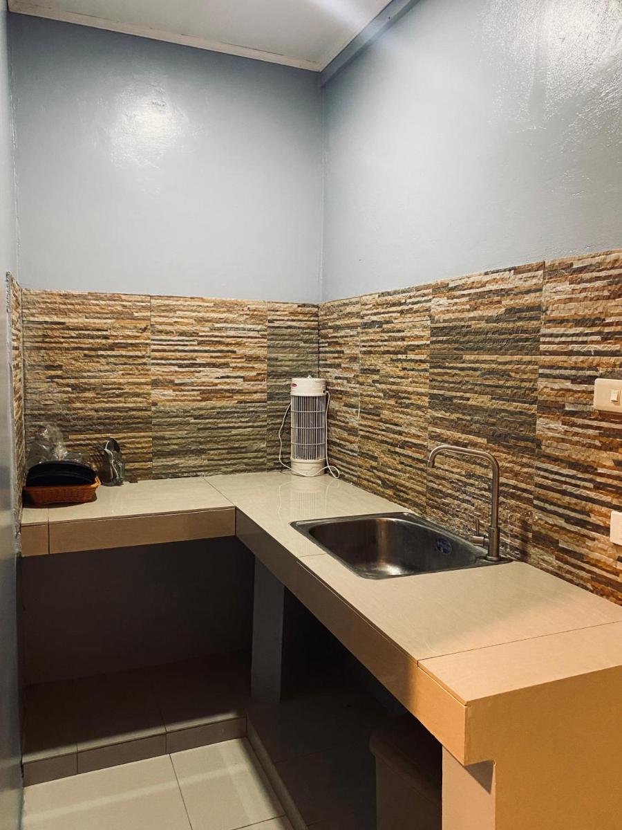 Lakayo Hillside Apartelle - Housity
