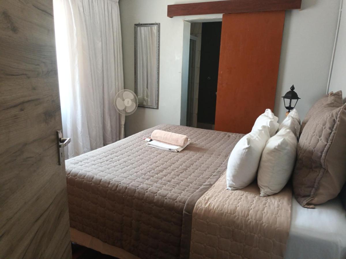 Mrakes Guesthouse - Housity