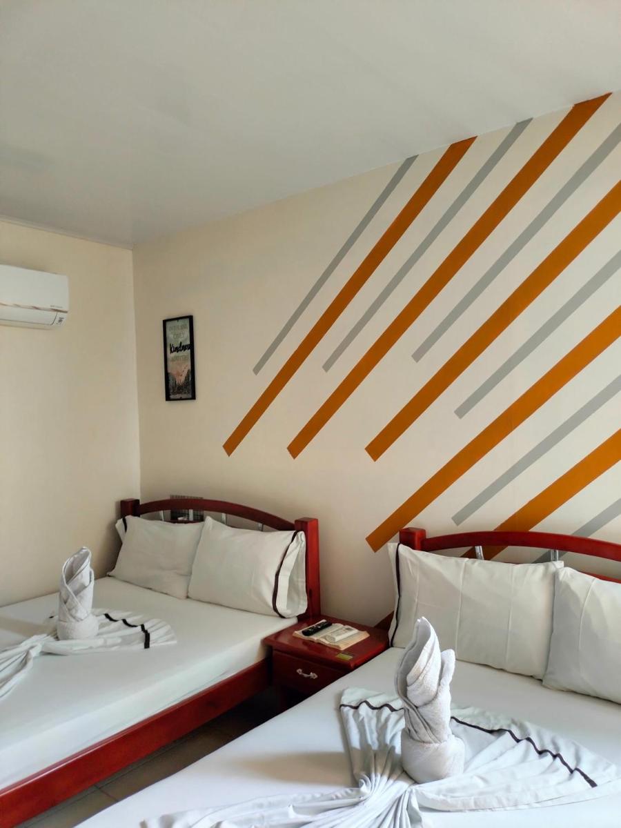 Hotel Villareal del Llano - Housity